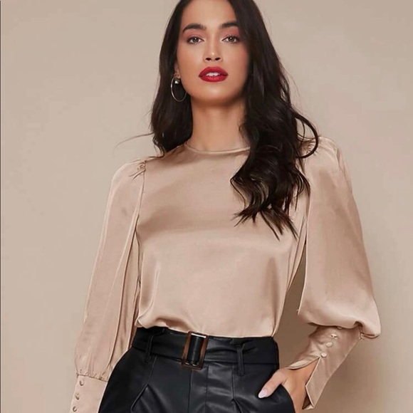 Tops - Buttoned•Cuffed•Lantern Sleeve